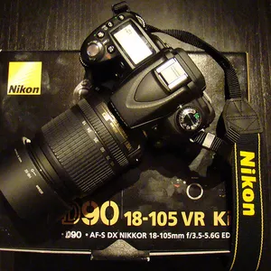 Nikon D9O SLR